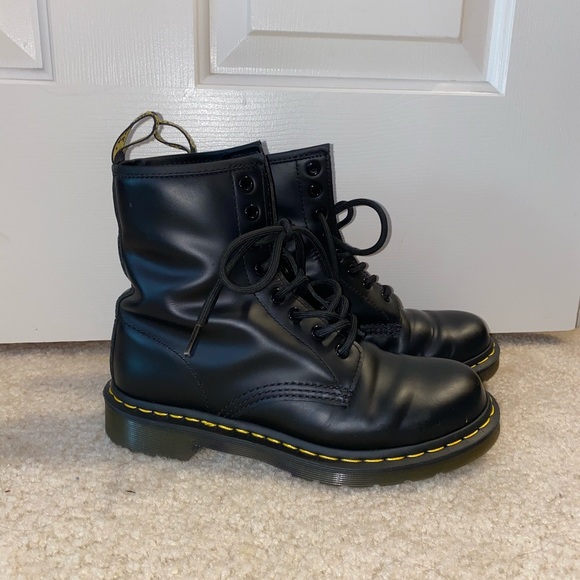 Black Leather Dr. Martens 1460 - Picture 2 of 4